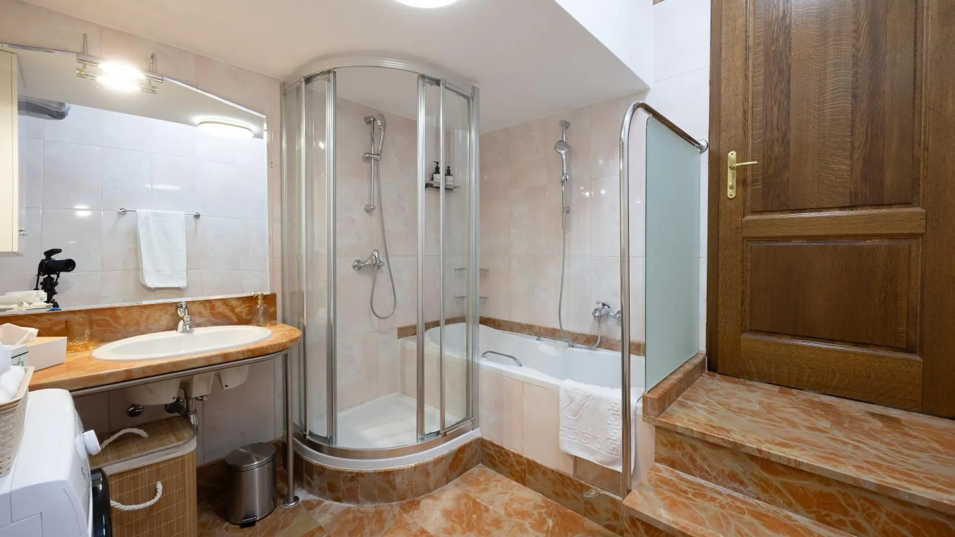 Marivi - Luxury Apartment Above The Beach Znjan スプリト 0*,