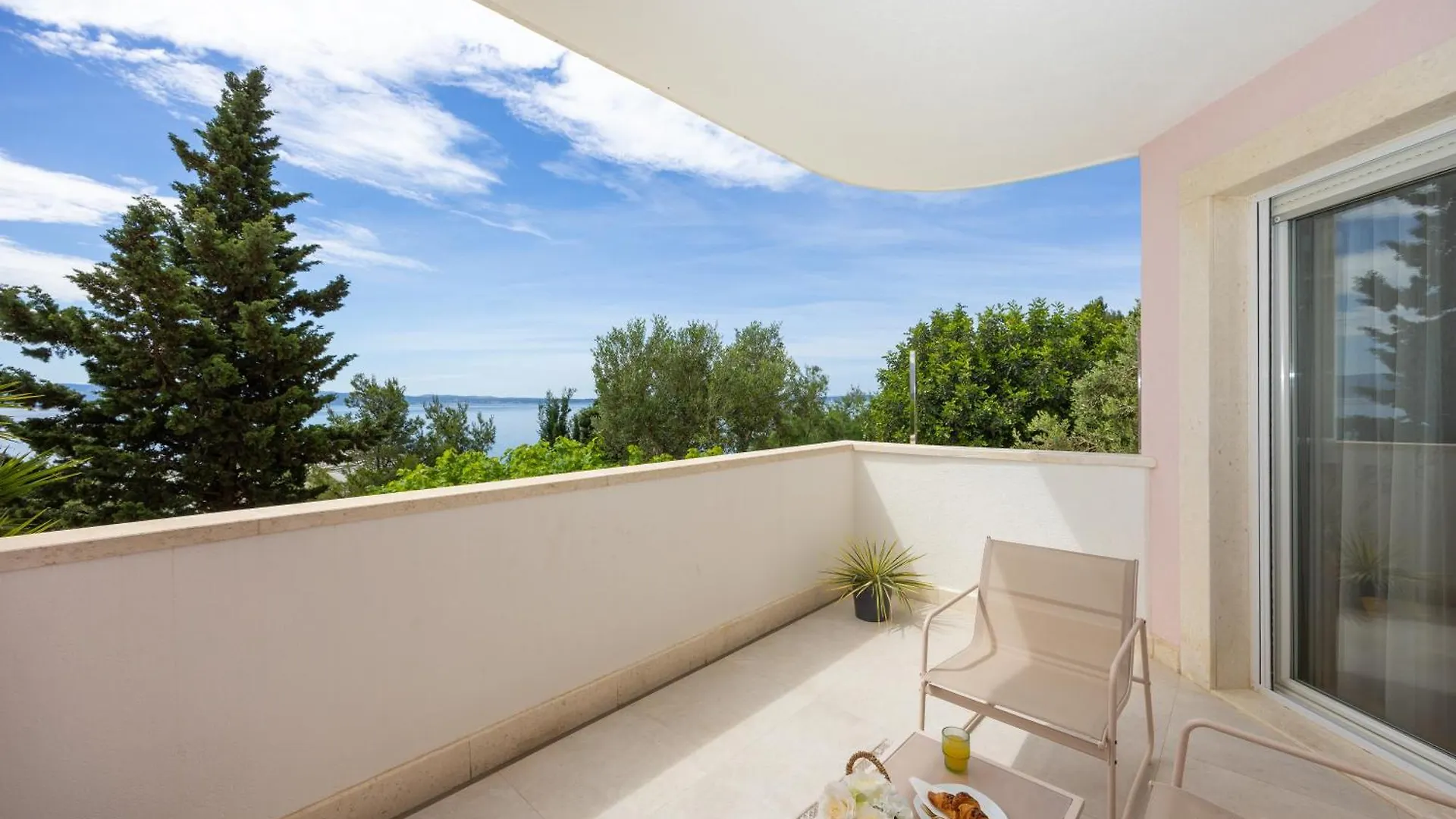 Marivi - Luxury Apartment Above The Beach Znjan スプリト クロアチア